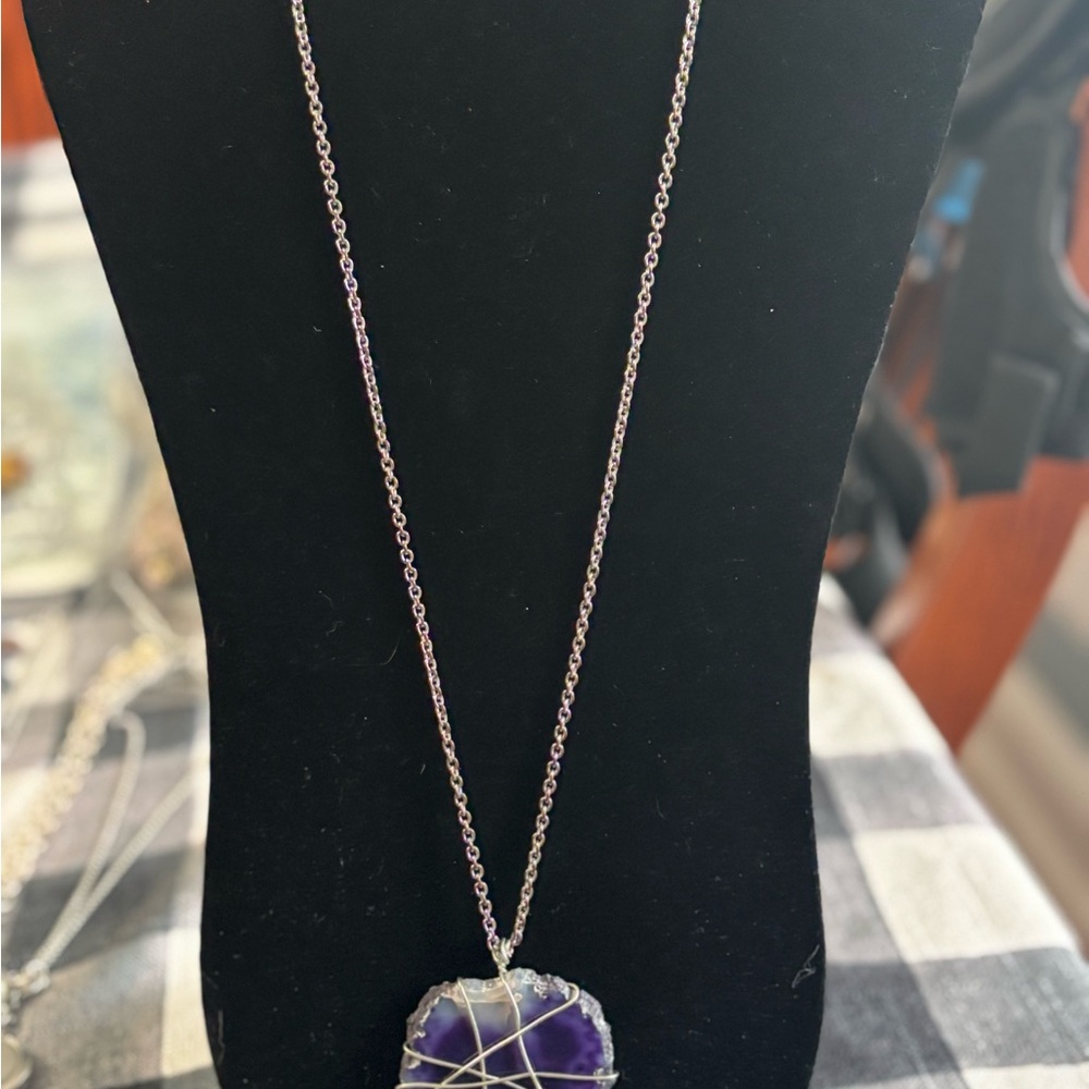 Silver and Purple Stone Pendant Necklace Preloved